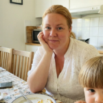Alleinerziehende Mutter sucht familienfreundliche Wohnung